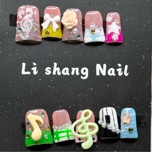 Nail Art Set with Musical and Floral Designs In Size M